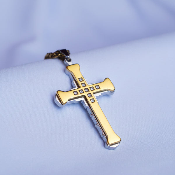 Dije Cruz Cuadros, dije dorado en oro laminado 18K para tu cadena - LeyFina