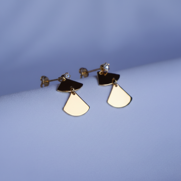Aretes abanico dorado joyería en oro, oro laminado Leyfina — aretes colgantes forma abanico dorado