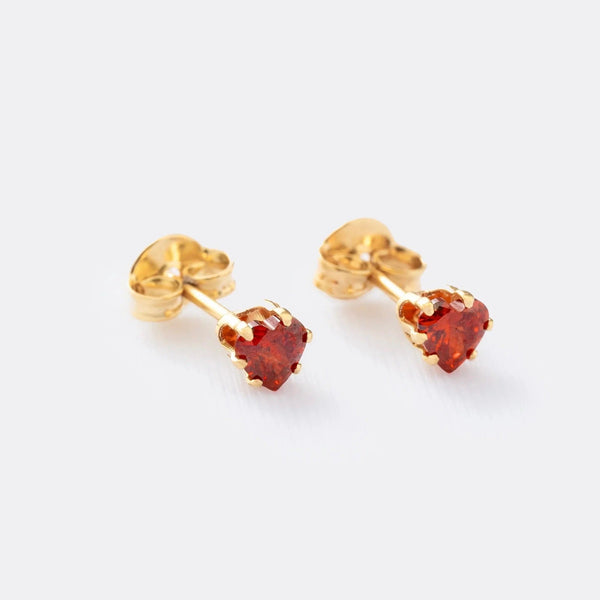 Aretes corazón de cristal rojo en oro laminado 18K - LeyFina Joyería