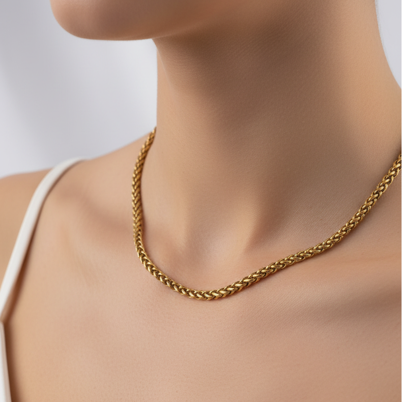 Cadena Trigo en oro laminado 18K puesta sobre piel - LeyFina Colombia