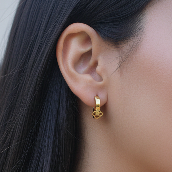 Aretes pequeños en oro laminado 18K, joyería delicada para niñas - LeyFina