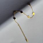 Pulsera Trébol Petite puesta -- joyeria fina Leyfina Colombia