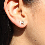 Aretes dorados en estuche -- joyeria Leyfina Colombia
