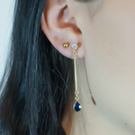 Arete gota azul — joyería dorada fondo blanco versión 2 | Leyfina