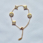 Pulsera Louis Vuitton Éclat joyeria en oro, oro laminado Leyfina -- accesorio elegante coleccion Leyfina