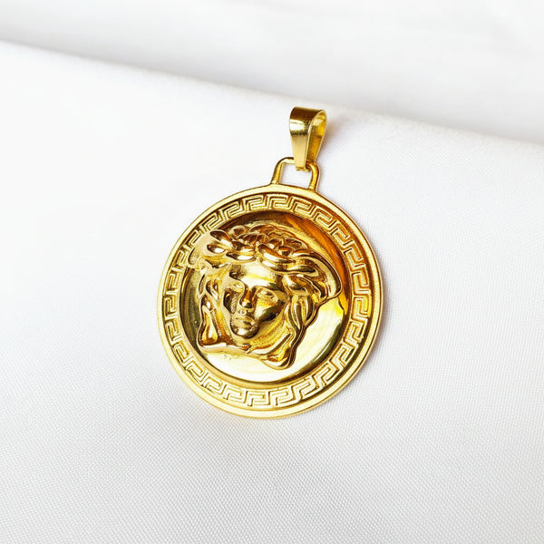 Dije Versace