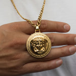 Dije Versace